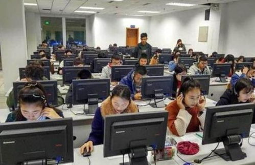 当娃娃脸遇上明星相 幼儿园老师撞脸杨颖引发的职场觉醒